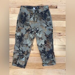 Chico’s Camouflage Cropped Camo Cargo Style | Size 0.5 (US Small)